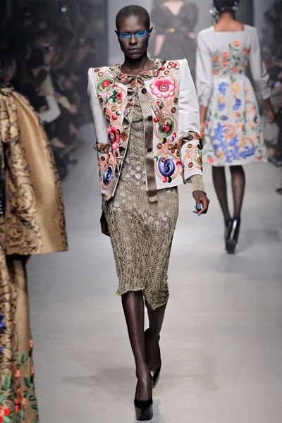 Look 37